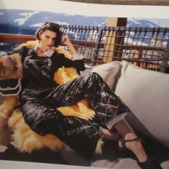 Chanel Fall-Winter 2021/22 Ready-to-wear Catalog Collection book SEALED - Picture 3 of 7